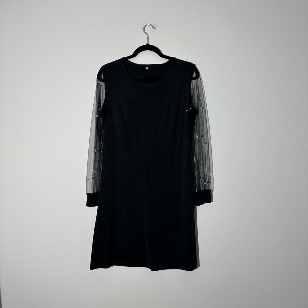 Black dress with laced sleeves size M